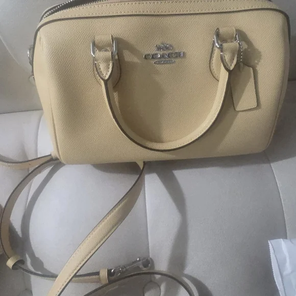 Coach Pastel Yellow Cream Medium Rowan Leather Handbag - Picture 3 of 8